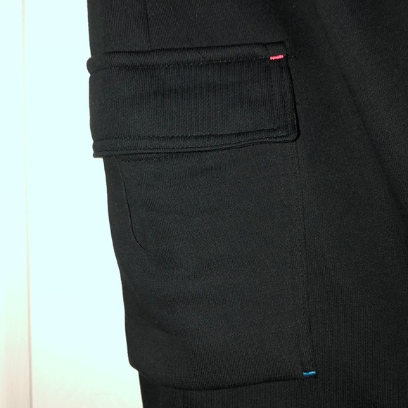NWT Nike Sweatpants/Joggers with cargo pockets - Picture 3 of 7